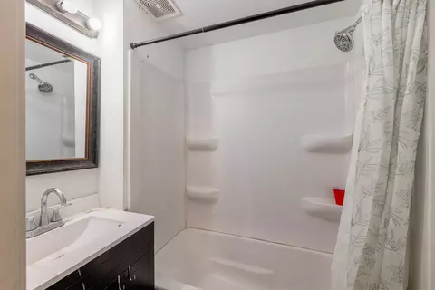 Bath - 505 E Jackson St, Joliet, IL 60432 photo 2 of 4