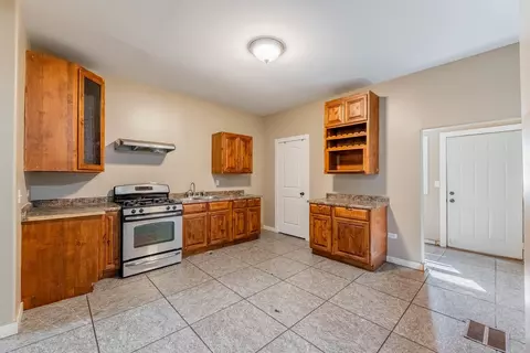 Kitchen - 505 E Jackson St, Joliet, IL 60432 photo 2 of 3