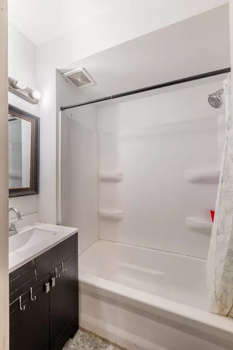 Bath - 505 E Jackson St, Joliet, IL 60432 photo 1 of 4