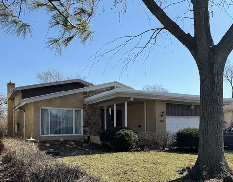 7055 E Prairie Rd, Lincolnwood, IL 60712