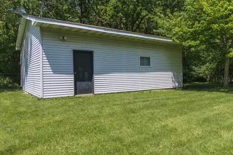 Exterior - 100 E Sycamore St, Normal, IL 61761 photo 3 of 11