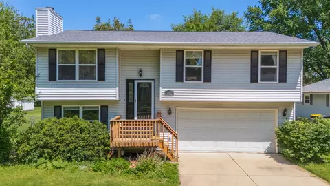 Exterior - 100 E Sycamore St, Normal, IL 61761 photo 10 of 11