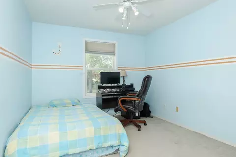 Bedroom - 100 E Sycamore St, Normal, IL 61761 photo 4 of 5