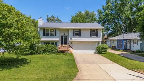 Exterior - 100 E Sycamore St, Normal, IL 61761 photo 1 of 11