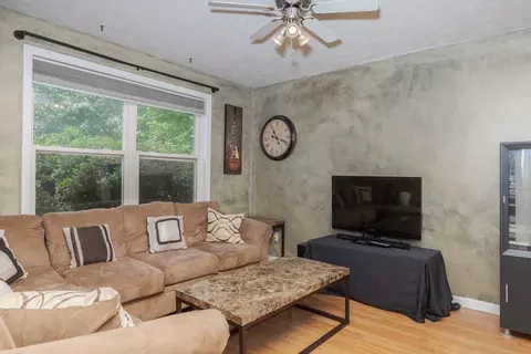 Living - 100 E Sycamore St, Normal, IL 61761 photo 4 of 5