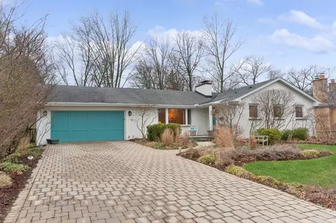 521 Woodvale Ave, Deerfield, IL 60015
