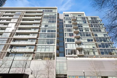1620 S Michigan Ave #807, Chicago, IL 60616