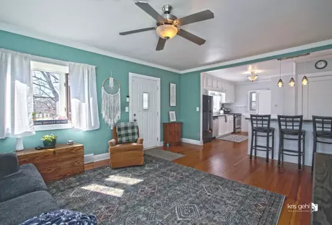 Living - 3508 1st Ave, Mchenry, IL 60050 photo 2 of 4