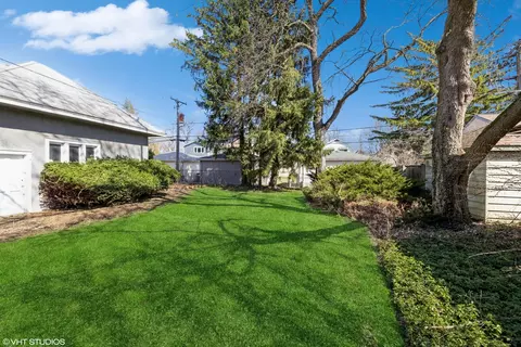 Exterior - 708 Forest Ave, Oak Park, IL 60302 photo 4 of 4