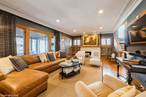 Living - 708 Forest Ave, Oak Park, IL 60302 photo 3 of 8