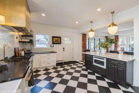 Kitchen - 708 Forest Ave, Oak Park, IL 60302 photo 3 of 4