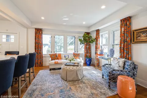 Living - 708 Forest Ave, Oak Park, IL 60302 photo 5 of 8