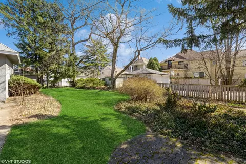 Exterior - 708 Forest Ave, Oak Park, IL 60302 photo 3 of 4