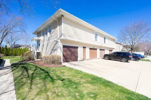 5340 Crescent Ln #B, Oak Forest, IL 60452