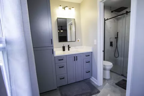 Bath - 1111 Shagbark Ct, Hoffman Estates, IL 60192 photo 1 of 5