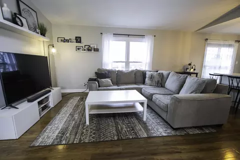 Living - 1111 Shagbark Ct, Hoffman Estates, IL 60192 photo 1 of 5