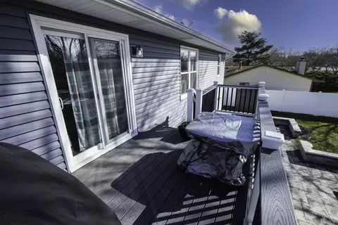 Exterior - 1111 Shagbark Ct, Hoffman Estates, IL 60192 photo 4 of 10