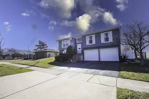 Exterior - 1111 Shagbark Ct, Hoffman Estates, IL 60192 photo 2 of 10