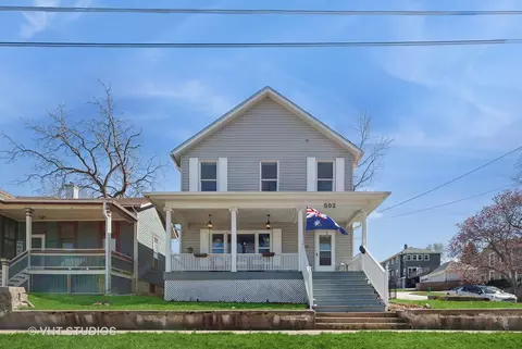 502 Porter St, Lemont, IL 60439
