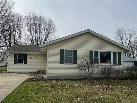 1167 E 2nd St, Coal City, IL 60416