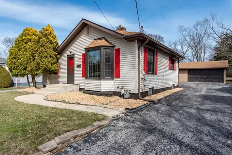2021 North Ave, Waukegan, IL 60087
