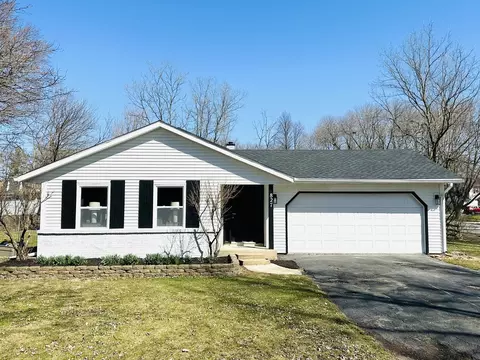 827 W Country Dr, Bartlett, IL 60103