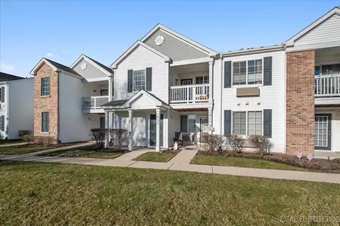 1427 Mcclure Rd #1427, Aurora, IL 60505