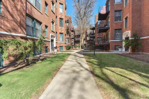 1144 W Pratt Blvd #1N, Chicago, IL 60626