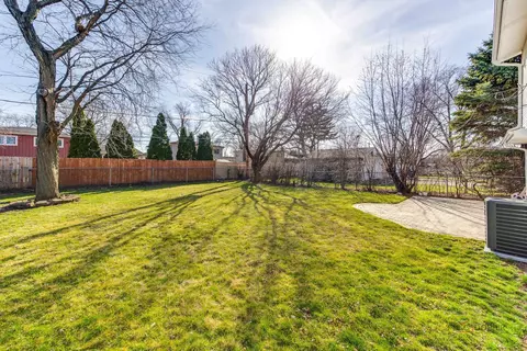 Exterior - 625 Sandy Ln, Des Plaines, IL 60016 photo 4 of 4