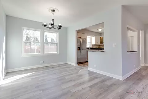 Dining - 625 Sandy Ln, Des Plaines, IL 60016 photo 1 of 2
