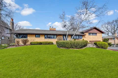 6606 W 93rd St, Oak Lawn, IL 60453