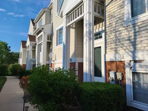 9349 W Harrison St, Des Plaines, IL 60016 photo 16