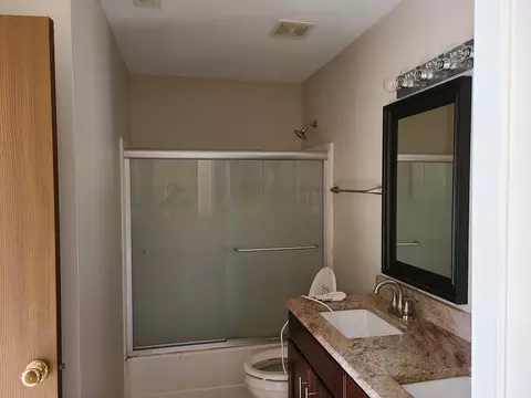 9349 W Harrison St, Des Plaines, IL 60016 photo 14
