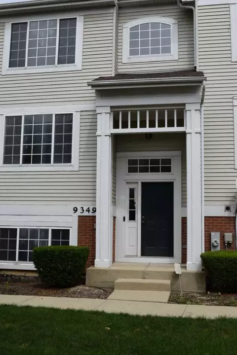 9349 W Harrison St, Des Plaines, IL 60016