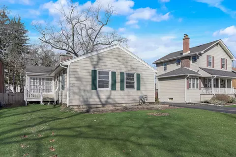 366 N Ridgeland Ave, Elmhurst, IL 60126