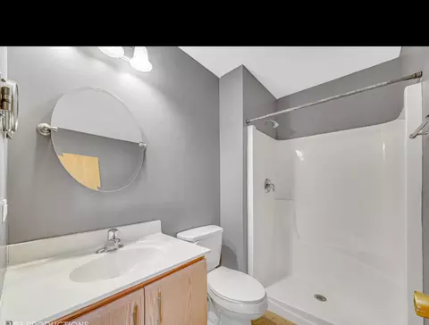 Bath - 25288 Faraday Rd, Manhattan, IL 60442 photo 1 of 3