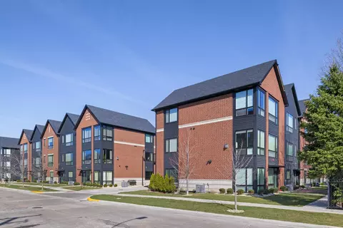 7771 Van Buren St #3, Forest Park, IL 60130