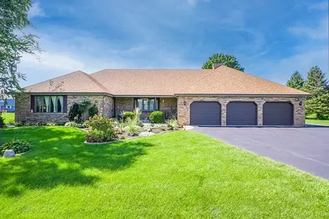 6 N316 Prairie Valley Dr, Saint Charles, IL 60175