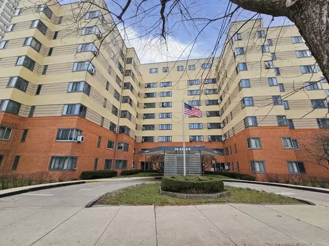5052 N Marine Dr #2D, Chicago, IL 60640