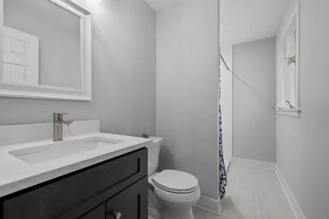 Bath - 13352 Florence Rd, Mokena, IL 60448 photo 2 of 4