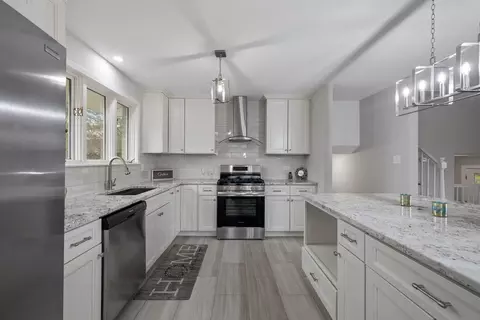 Kitchen - 13352 Florence Rd, Mokena, IL 60448 photo 2 of 2