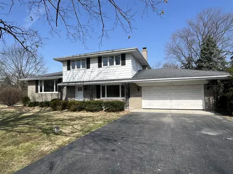 Exterior - 13352 Florence Rd, Mokena, IL 60448 photo 2 of 7
