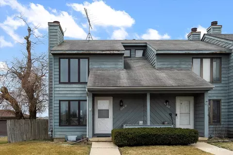 1162 Manchester Ct, South Elgin, IL 60177