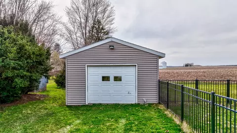 Exterior - 2263 E 875th Rd, Oglesby, IL 61348 photo 4 of 6