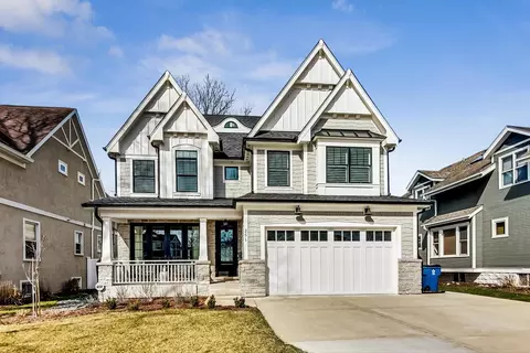 251 E 3rd St, Elmhurst, IL 60126