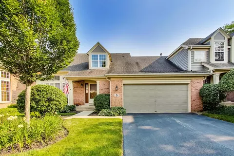 3 Gloucester Ct, Lincolnshire, IL 60069