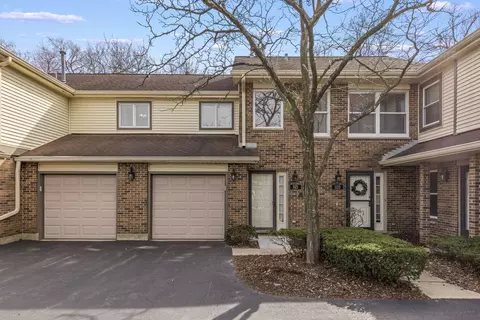 325 W Ivy Ln #3C, Arlington Heights, IL 60004