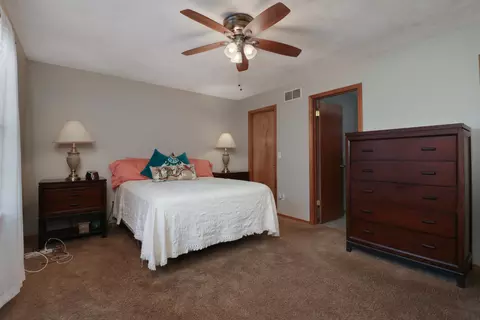 Bedroom - 1609 Henry St, Normal, IL 61761 photo 1 of 3