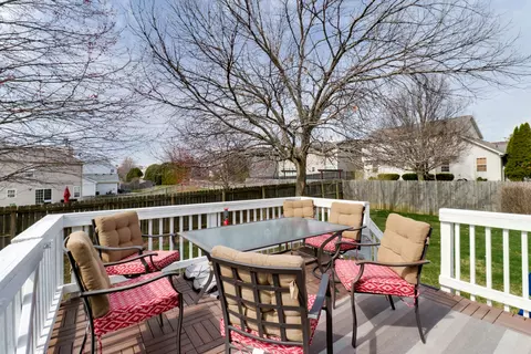 Exterior - 1609 Henry St, Normal, IL 61761 photo 3 of 8