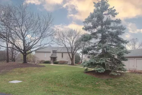 358 B Cedar Ridge Ln #B, Lake Barrington, IL 60010